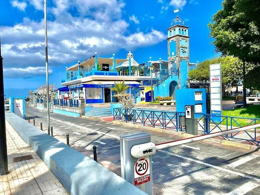 El Anclaje De Las Galletas Arona
